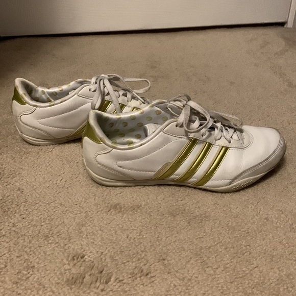 White and gold adidas sneakers - Picture 3 of 3